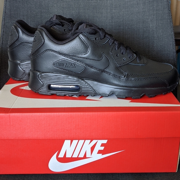 BRAND NEW Nike Air Max 90 Leather - Picture 2 of 8